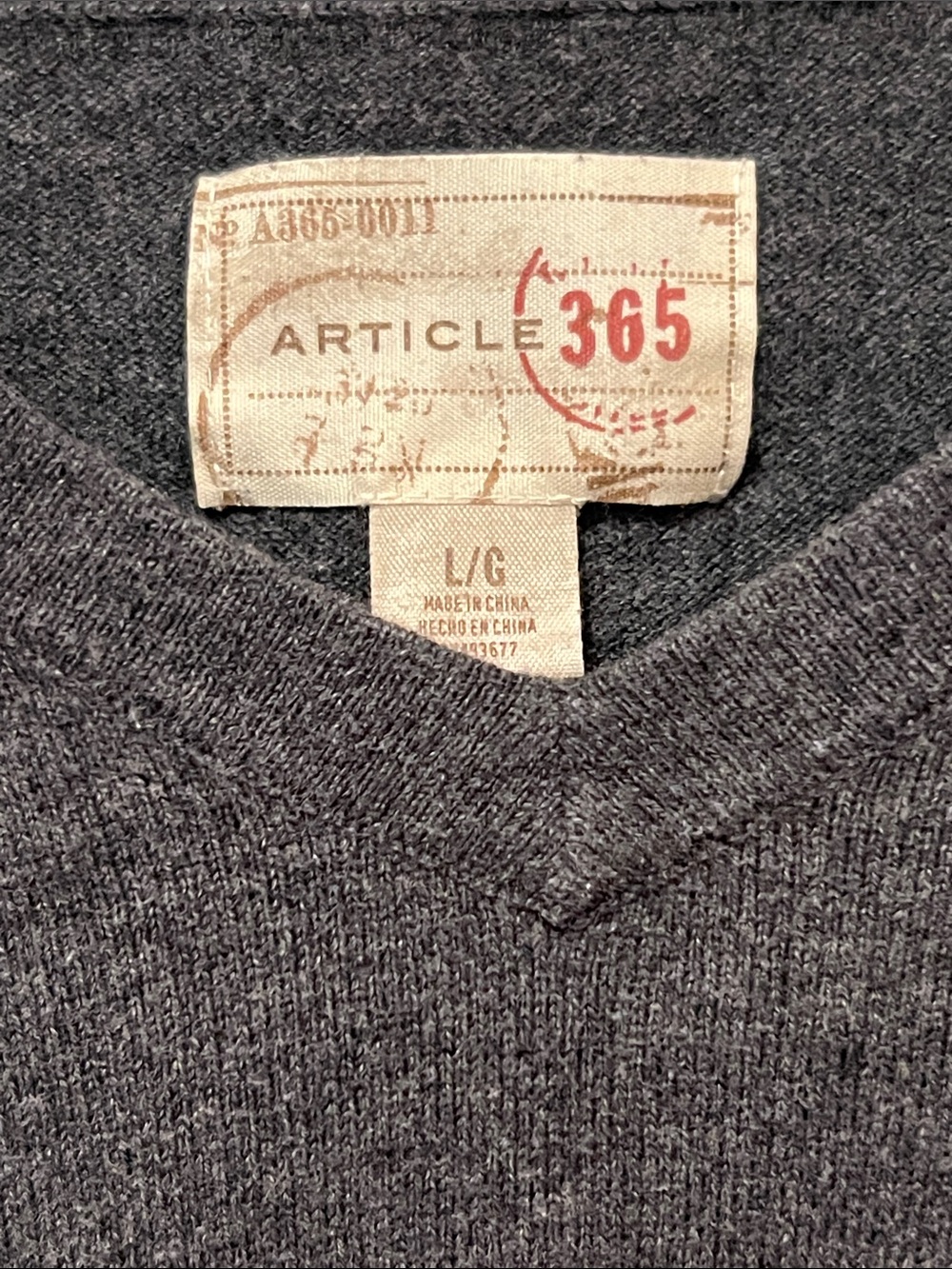 Article 365 V-Neck Sweater in Charcoal Cotton and Cashmere Blend Large Oversized - Picture 2 of 8